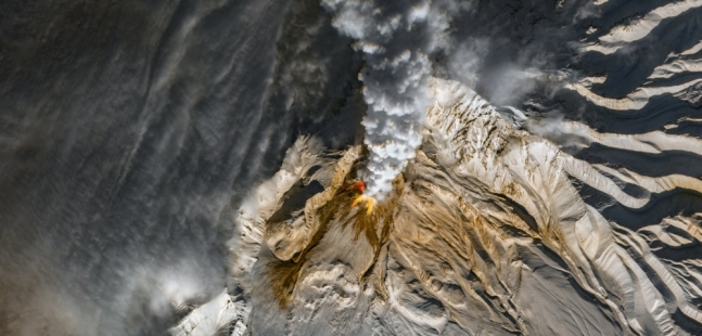 0003074032_007_20230122005201761.jpg : 러시아 시벨루치 화산이 지난해 12월 3일 분화한 모습